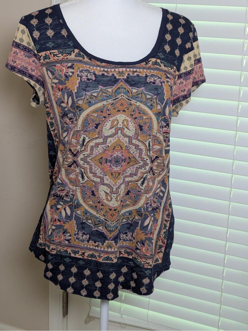 Lucky Brand Navy & Multi-Color Short Sleeve Scoop Neck T-Shirt, Women’s Size M